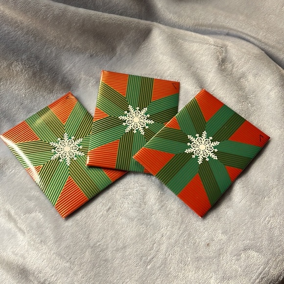 Vintage (1984) Avon Snow Fantasy Jewel tone Lyre, Mandolin, & Horn Ornaments - Picture 5 of 10